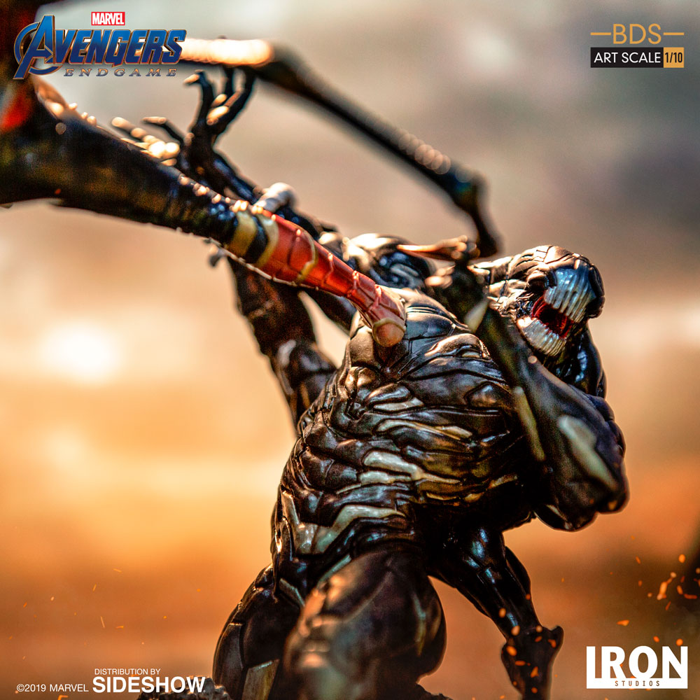 Marvel Iron Spider VS Outrider Statues  (Prototype Shown) View 15
