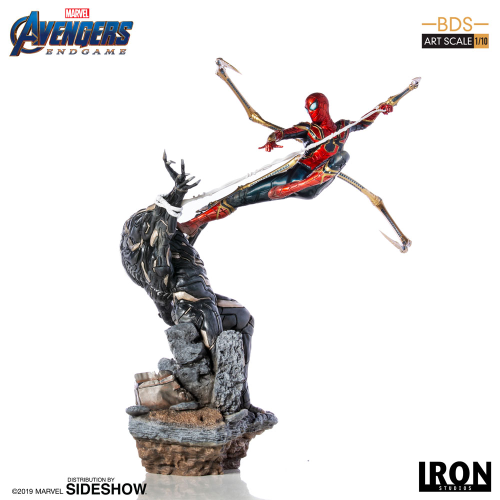 Marvel Iron Spider VS Outrider Statues  (Prototype Shown) View 19