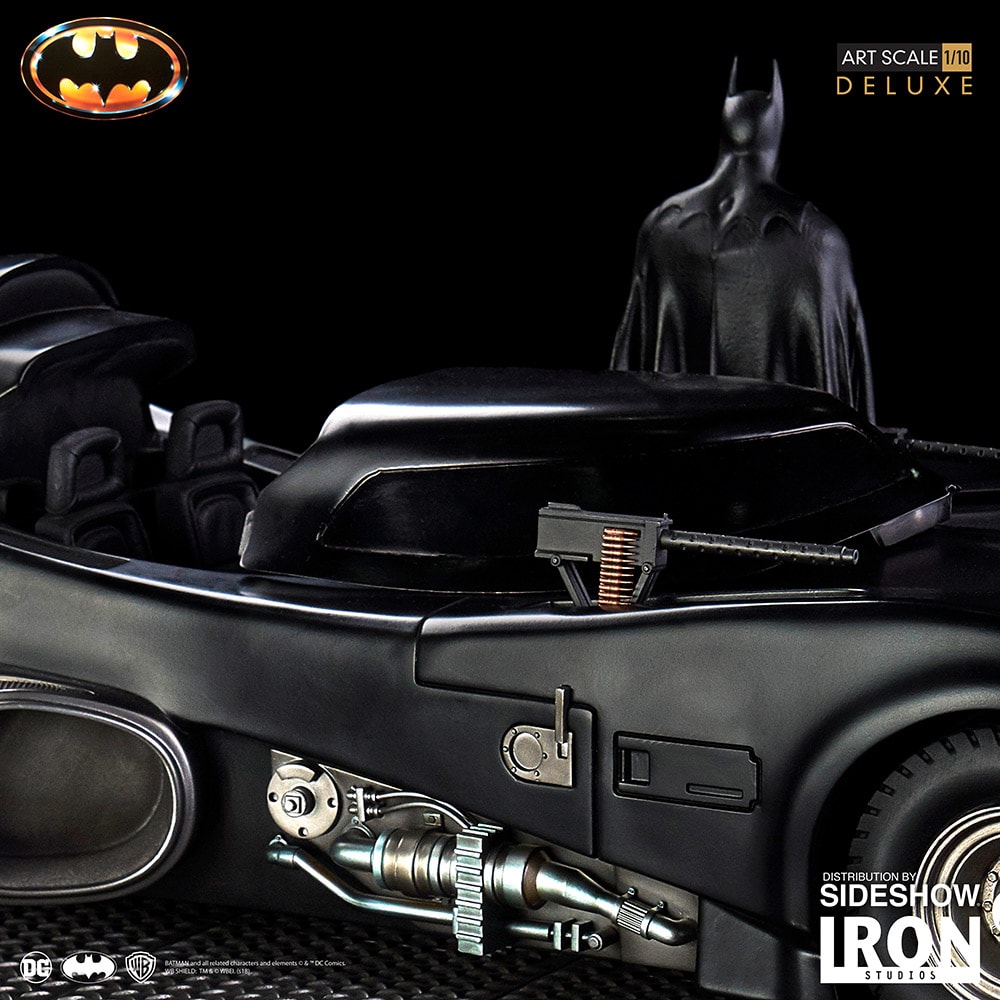 DC Comics Batman & Batmobile Deluxe 1:10 Scale Statue  (Prototype Shown) View 20
