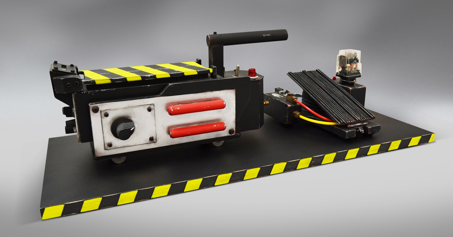 Ghostbusters Ghost Trap Prop Replica  (Prototype Shown) View 12