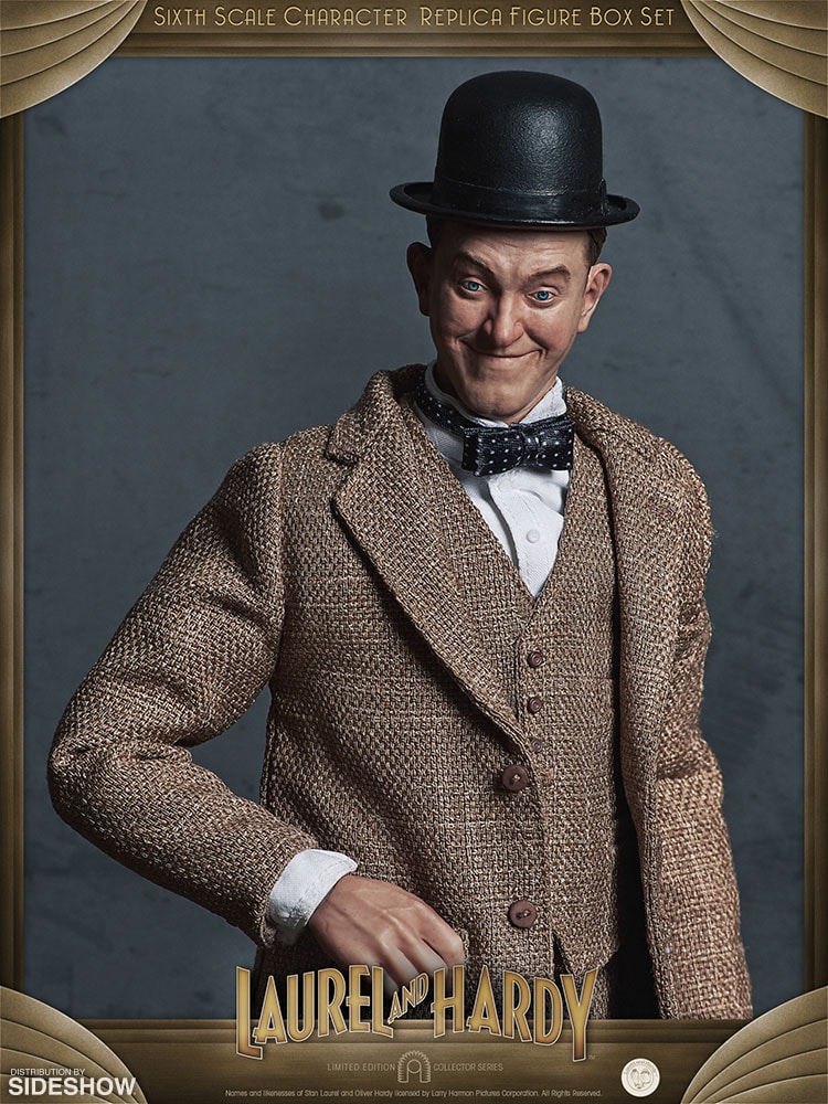 Stan Laurel and Oliver Hardy (Classic Suits) (Prototype Shown) View 12