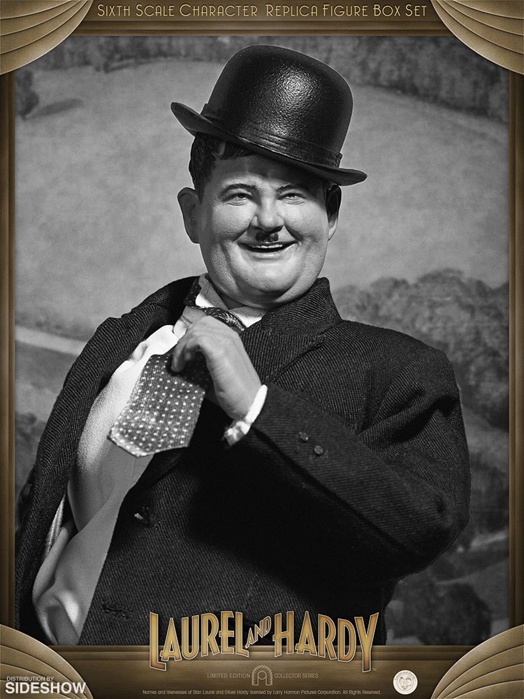 Stan Laurel and Oliver Hardy (Classic Suits) (Prototype Shown) View 17