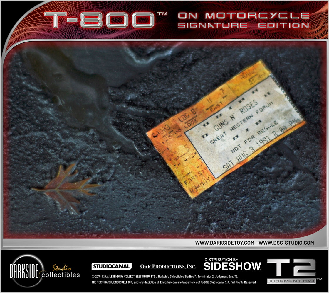 T-800 on Motorcycle Collector Edition (Prototype Shown) View 22