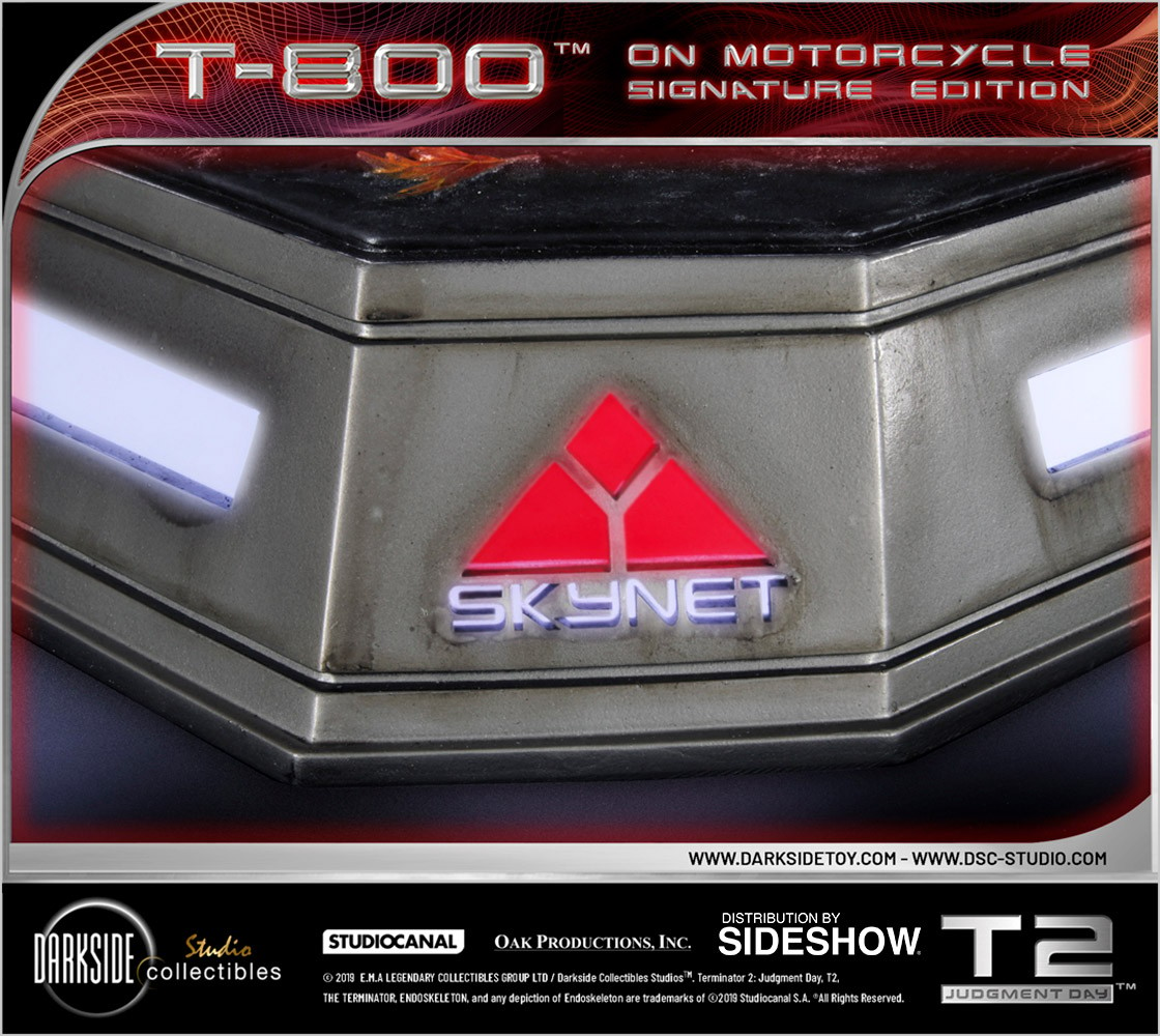 T-800 on Motorcycle Collector Edition (Prototype Shown) View 24