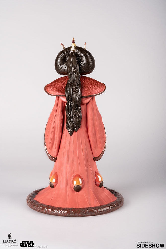 Queen Amidala in Throne Room Figurine by Lladr | Sideshow Collectibles