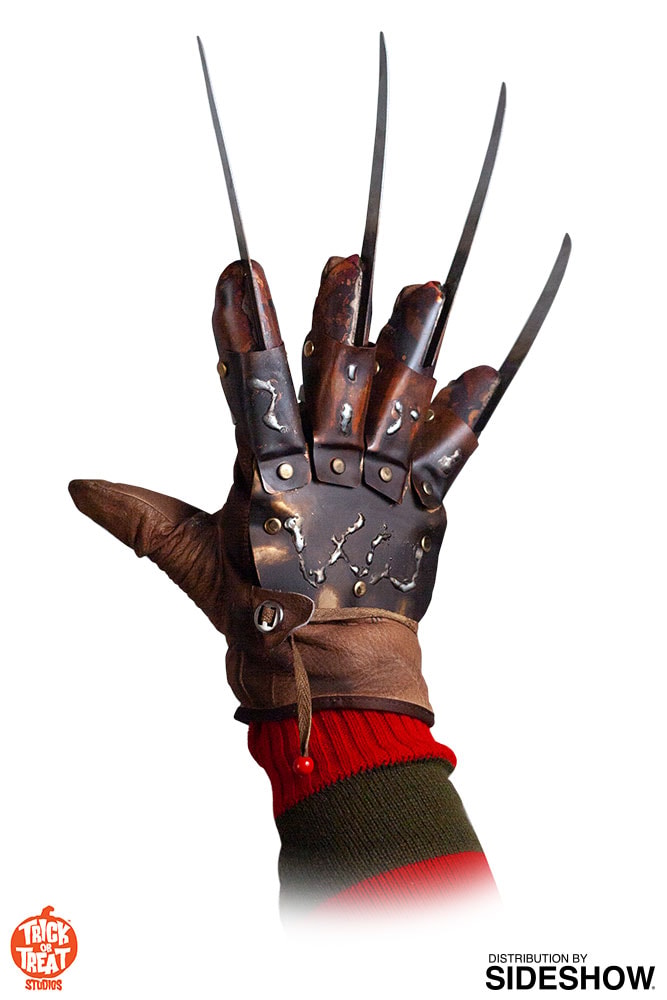 A Nightmare on Elm Street Freddy Krueger Deluxe Glove (The Dream Master) Prop  View 1