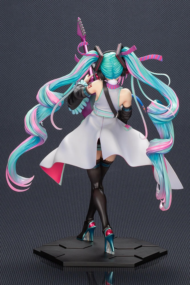 Piapro Characters Hatsune Miku ReMIX Collectible Figure  (Prototype Shown) View 9