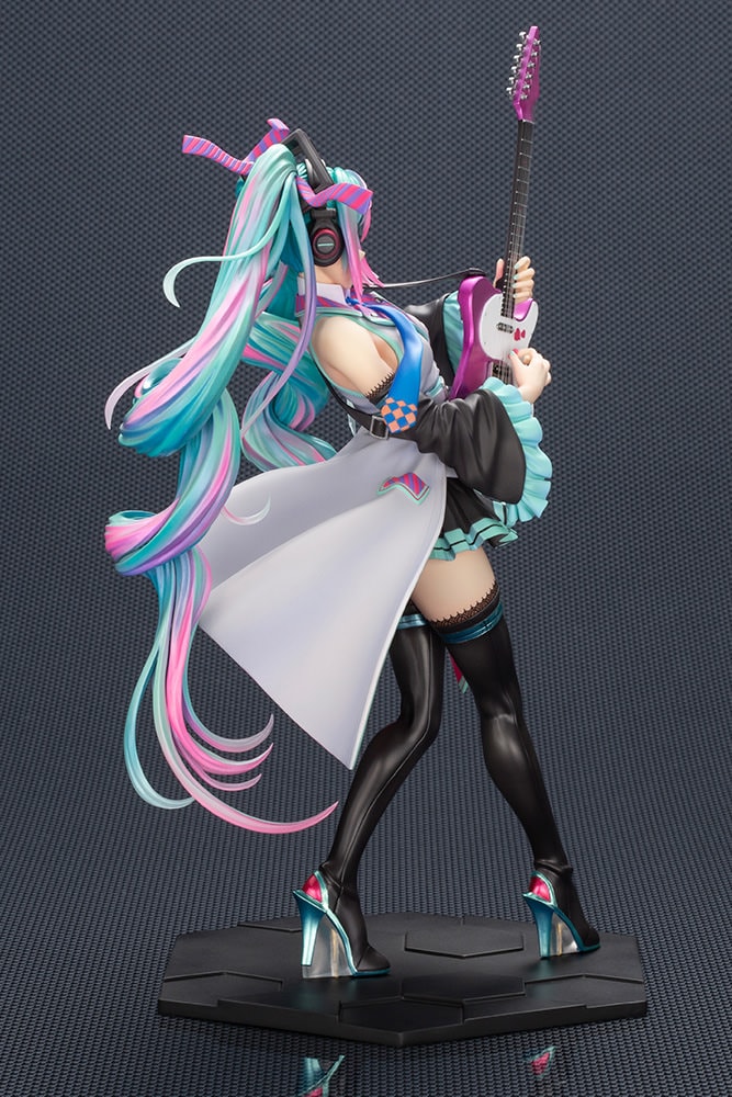 Piapro Characters Hatsune Miku ReMIX Collectible Figure  (Prototype Shown) View 10