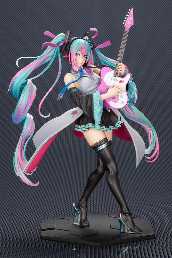 Piapro Characters Hatsune Miku ReMIX Collectible Figure  (Prototype Shown) View 11
