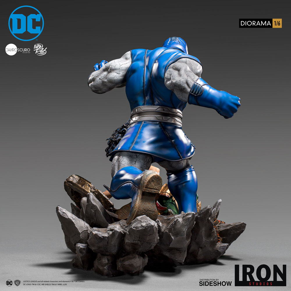 Wonder Woman Vs Darkseid (Prototype Shown) View 4