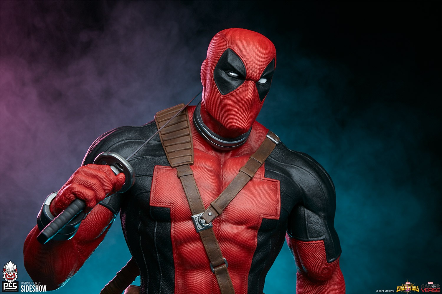 deadpool-pcs-espadas-estatua-marvel Deadpool em posição de ataque com espadas