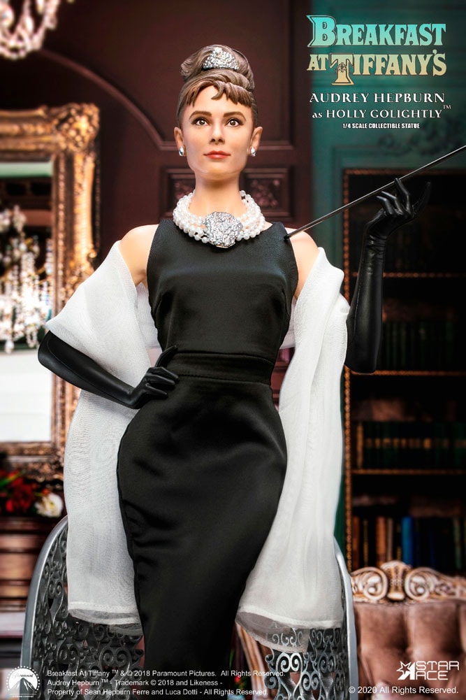 Audrey Hepburn as Holly Golightly (Deluxe With Light) (Prototype Shown) View 21