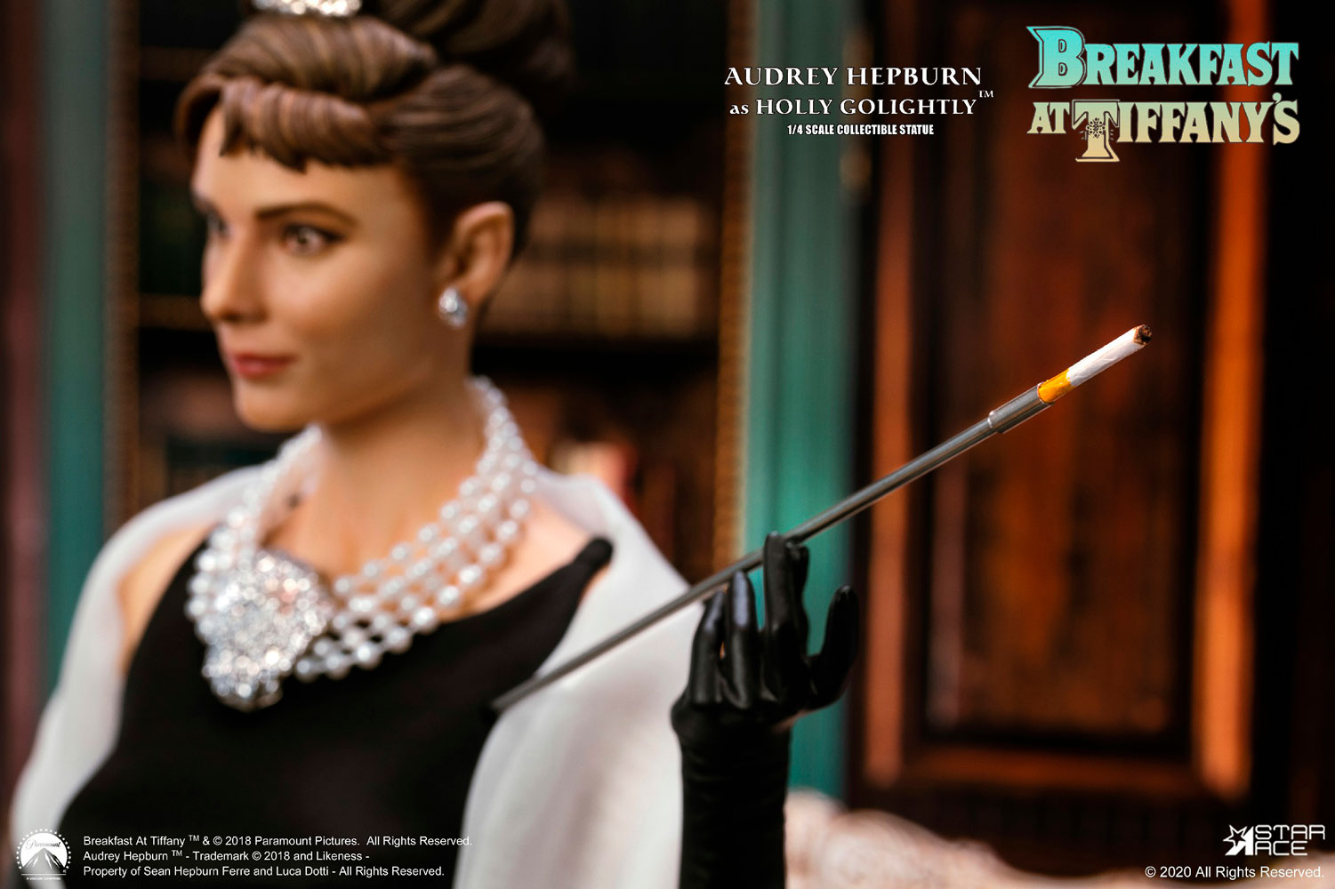 Audrey Hepburn as Holly Golightly (Deluxe With Light) (Prototype Shown) View 5
