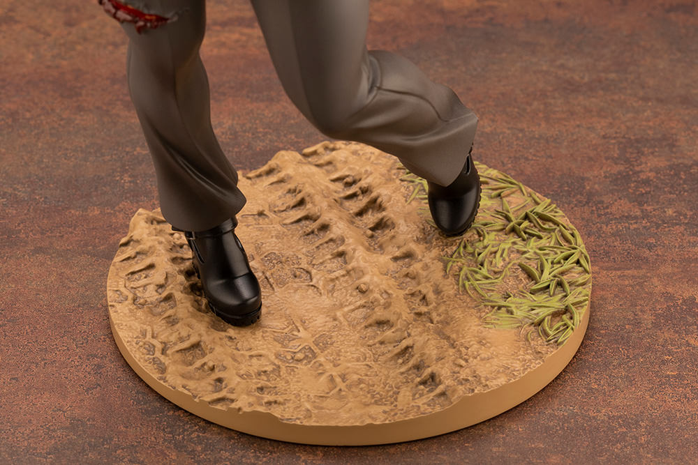 Leatherface Chainsaw Dance Bishoujo (Prototype Shown) View 6