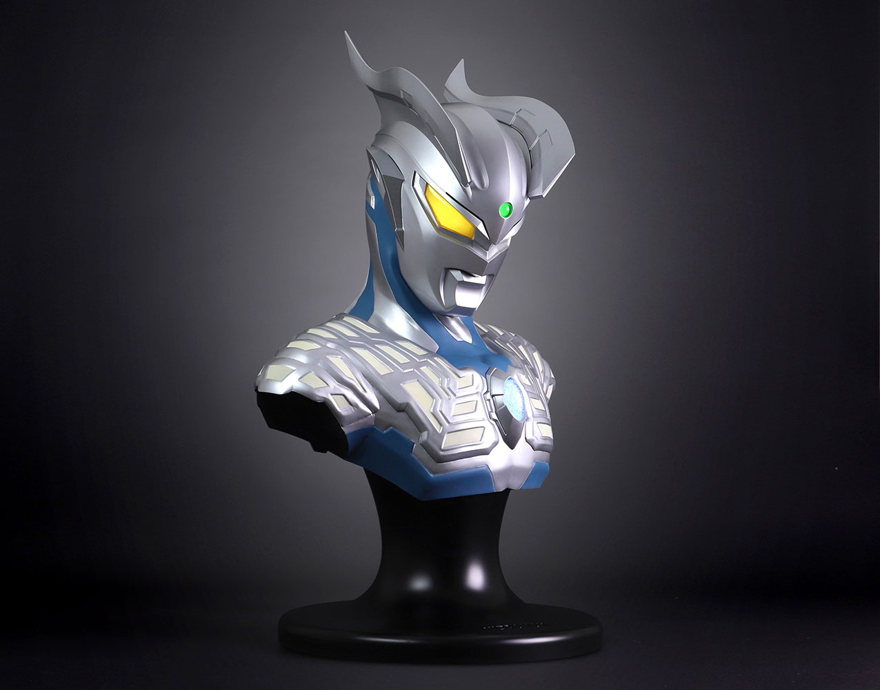 Ultraman Ultraman Zero Prop Replica  (Prototype Shown) View 3