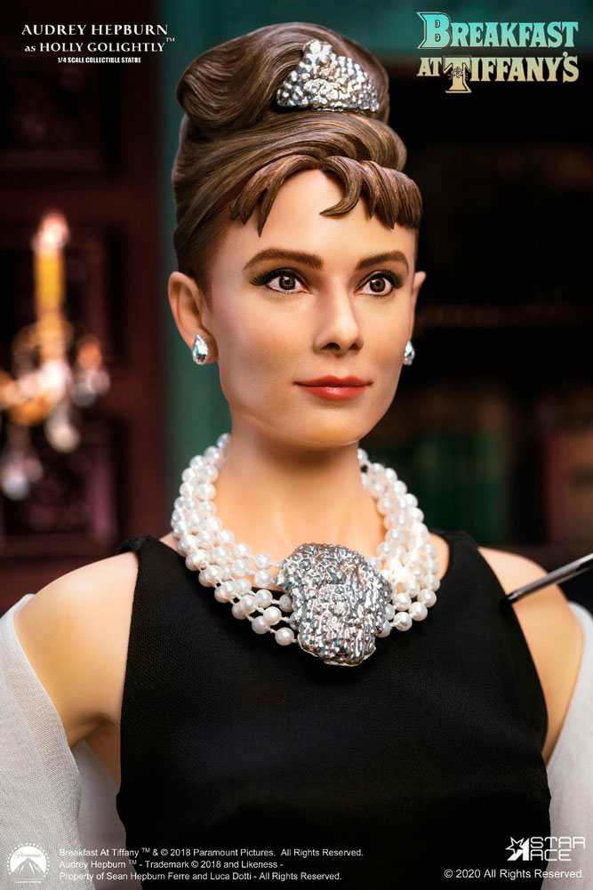 Breakfast at Tiffanys Audrey Hepburn as Holly Golightly Statues  (Prototype Shown) View 6
