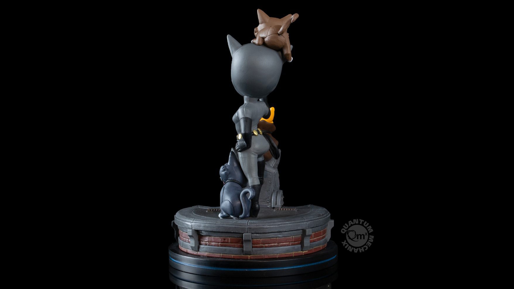 DC Comics Catwoman Q-Fig Elite Collectible Figure  (Prototype Shown) View 4