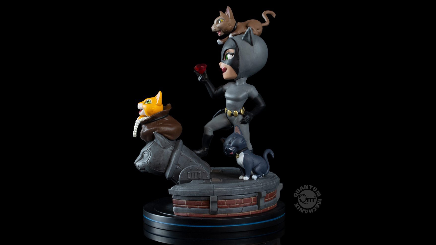 DC Comics Catwoman Q-Fig Elite Collectible Figure  (Prototype Shown) View 6