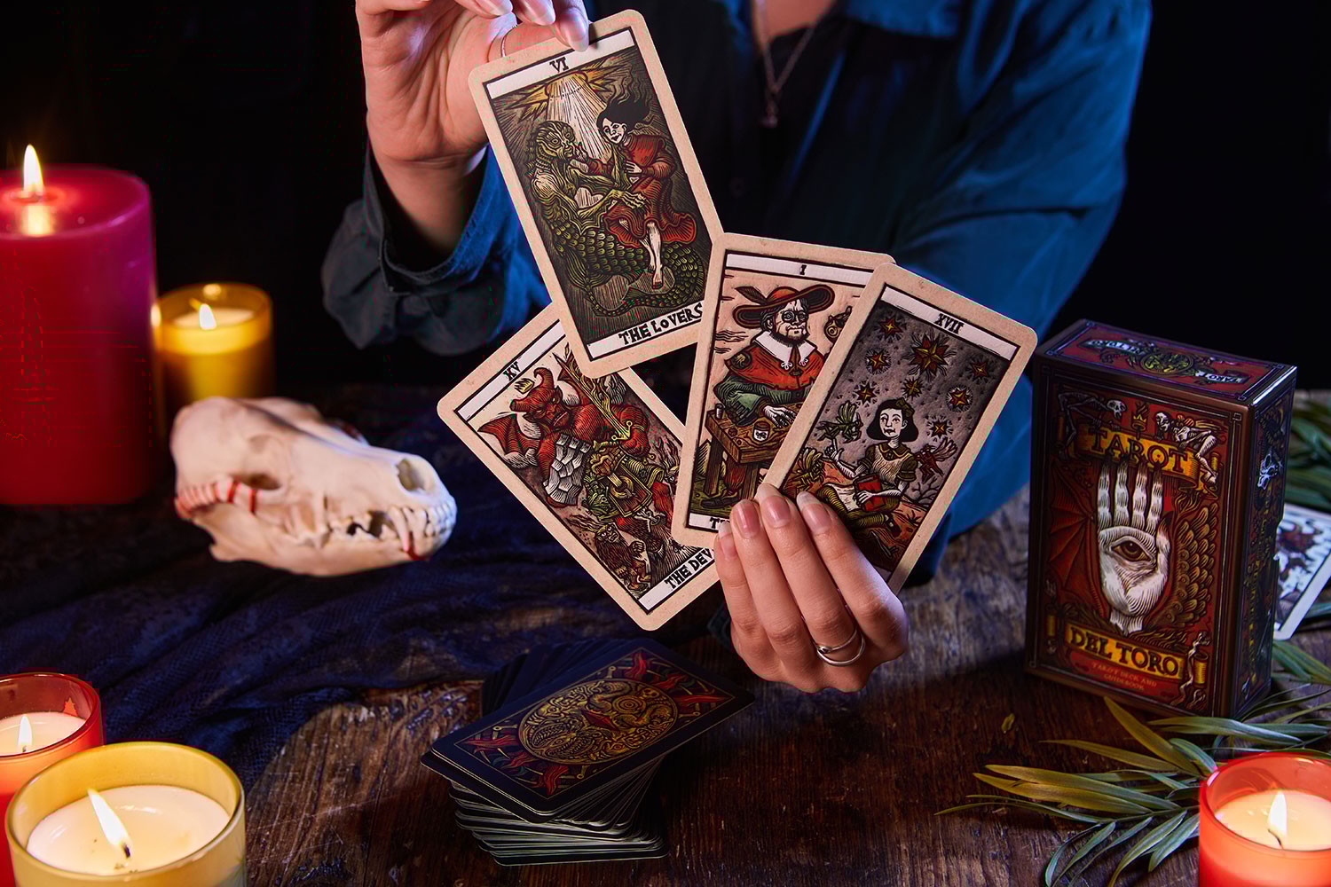 Tarot del Toro: A Tarot Deck and Guidebook Inspired by the World