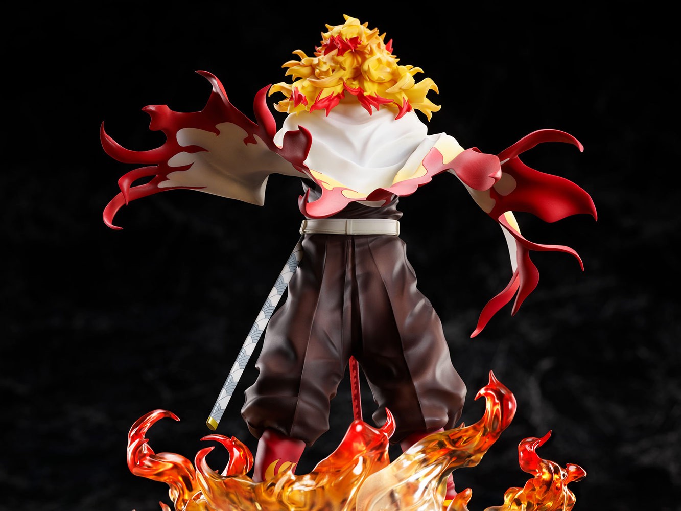 Kyojuro Rengoku 1:8 Scale Figure by Aniplex | Sideshow Collectibles