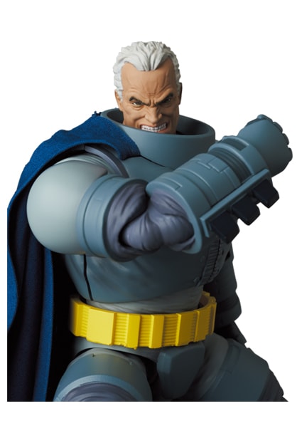 Armored Batman The Dark Knight Returns MAFEX Collectible Figure