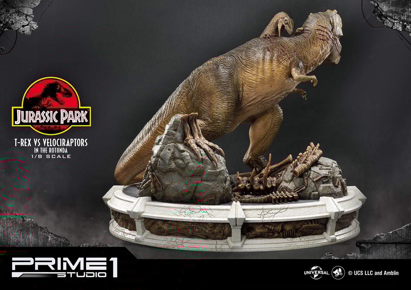 T-Rex Vs Velociraptors in the Rotunda