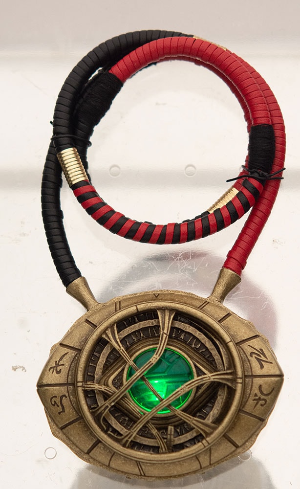 Eye of agamotto pendant store