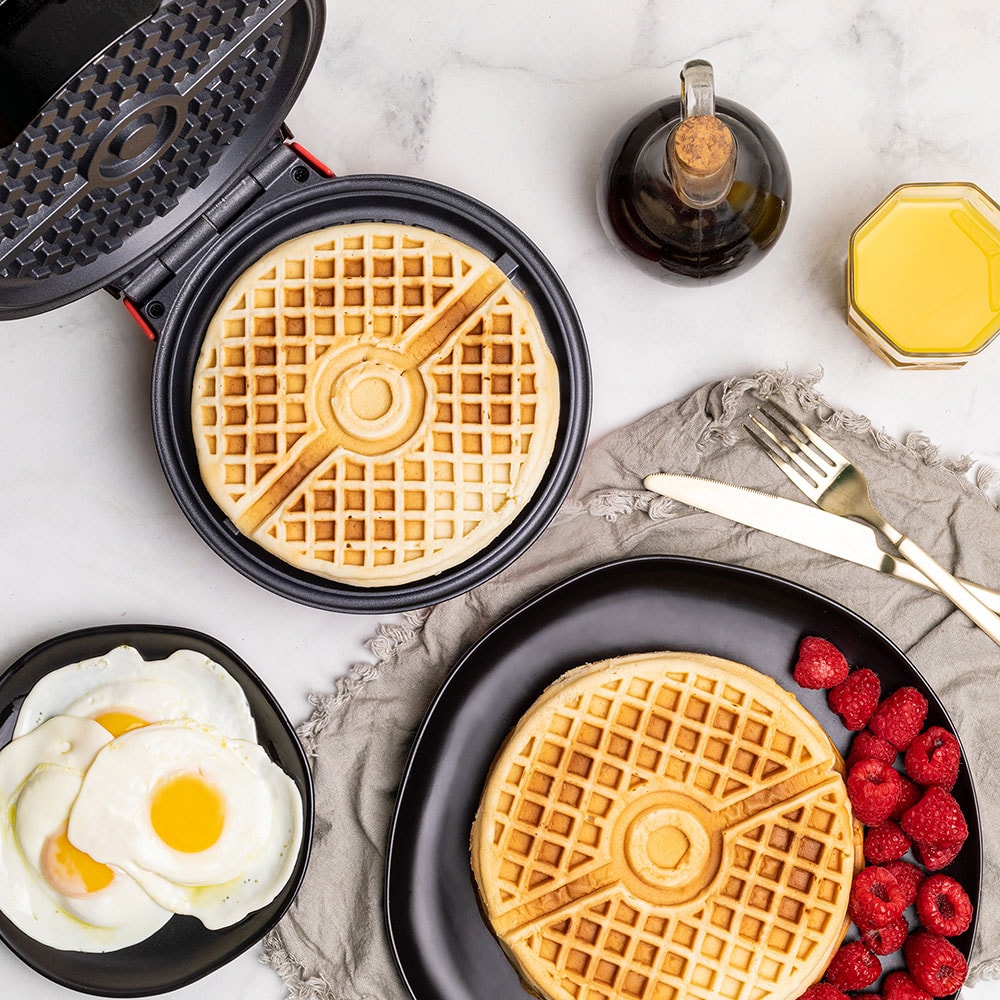 Pokéball Waffle Maker
