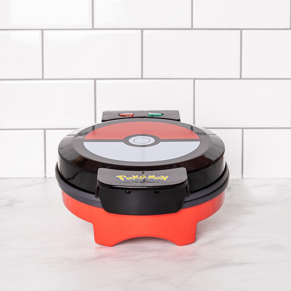 Pokéball Waffle Maker