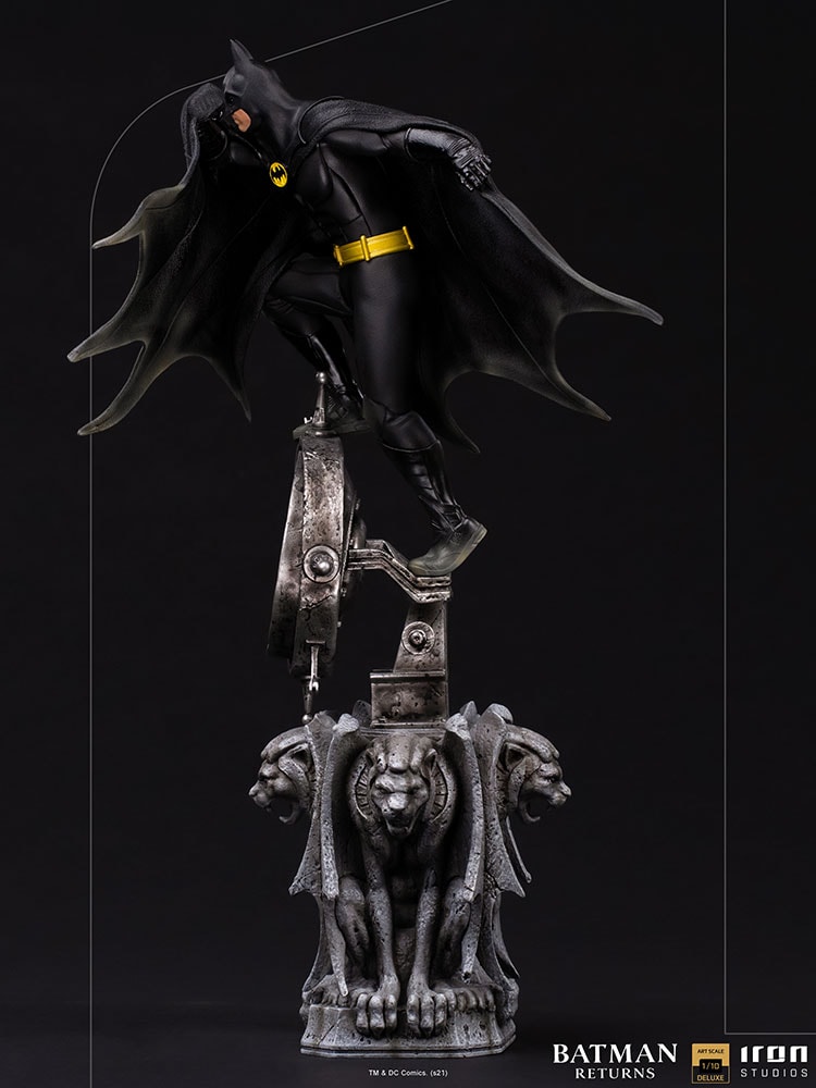 Batman Deluxe Art Scale 1:10 Statue by Iron Studios | Sideshow Collectibles