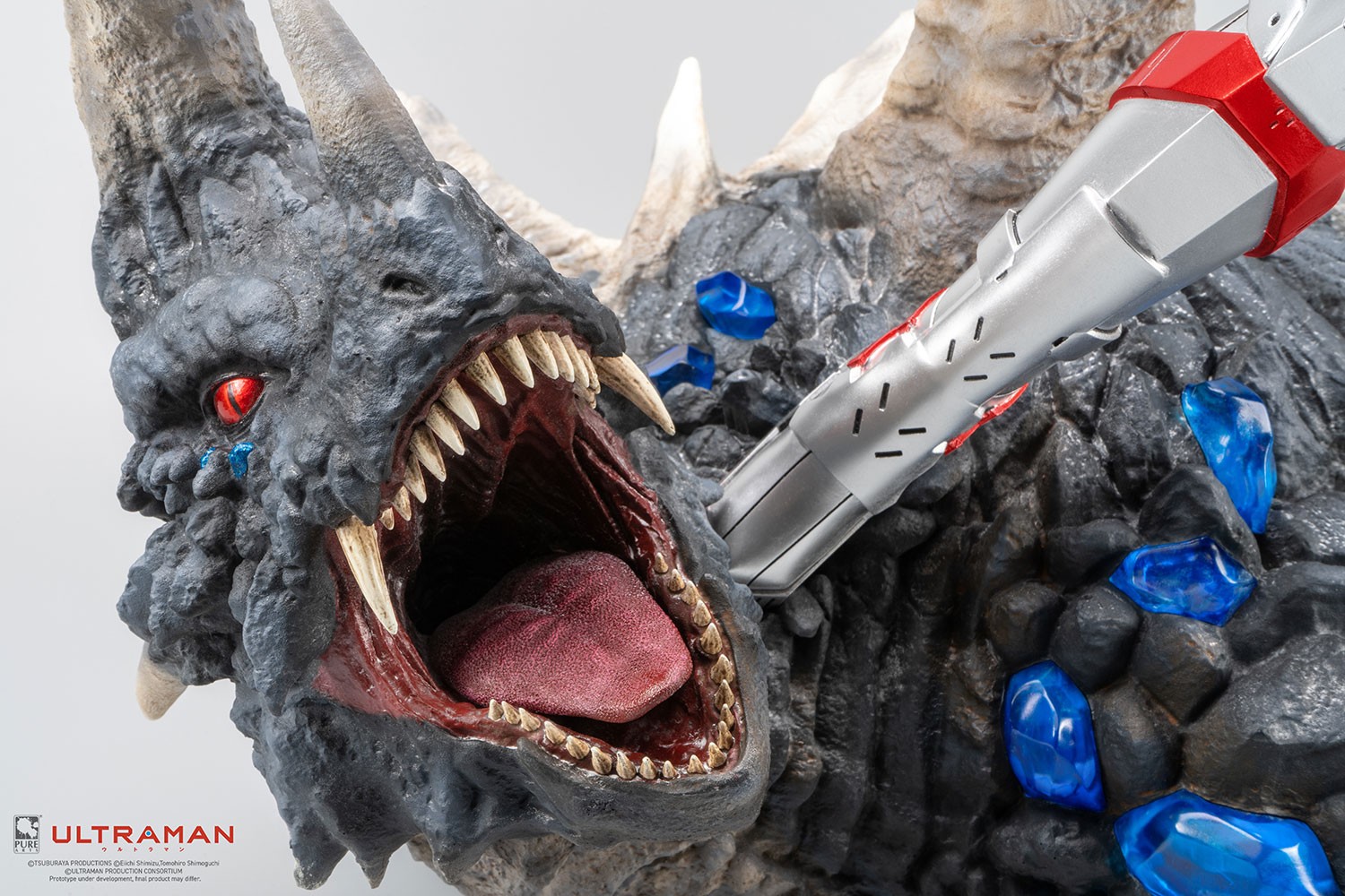 Ultraman vs Black King (Prototype Shown) View 8