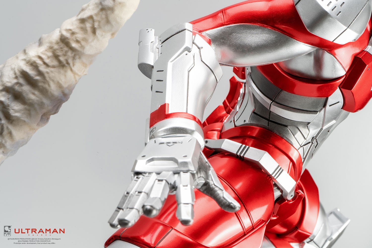 Ultraman vs Black King (Prototype Shown) View 12