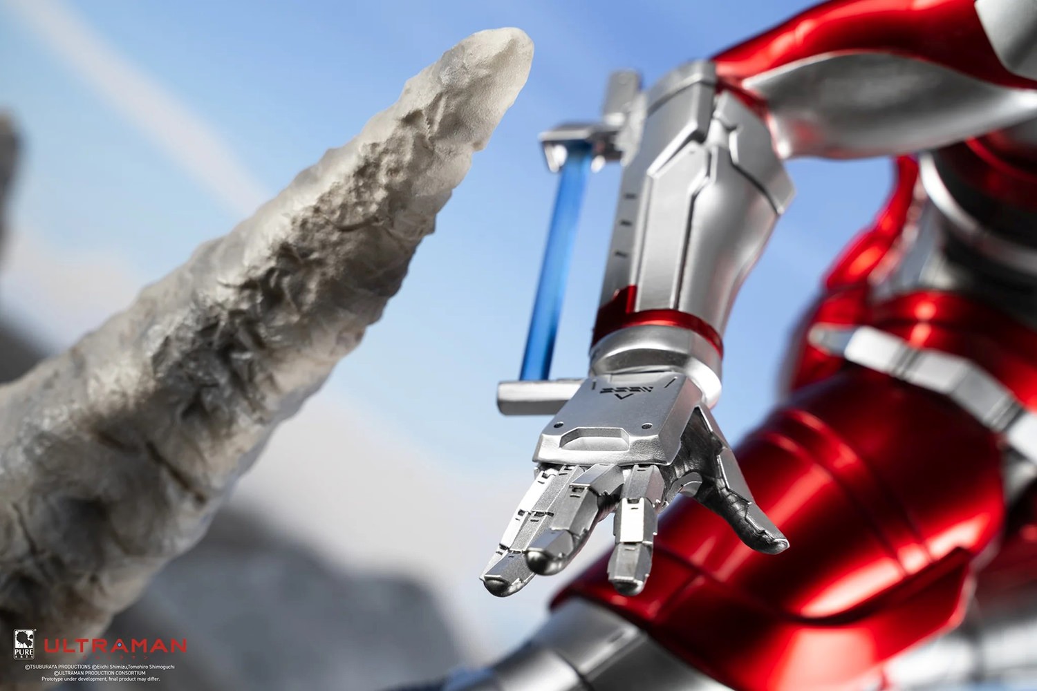 Ultraman vs Black King (Prototype Shown) View 14