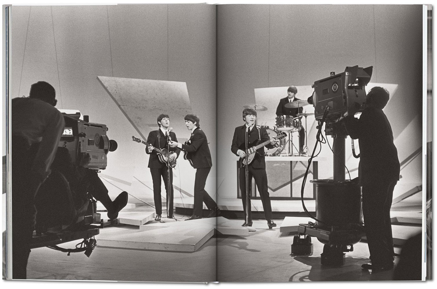Harry Benson. The Beatles
