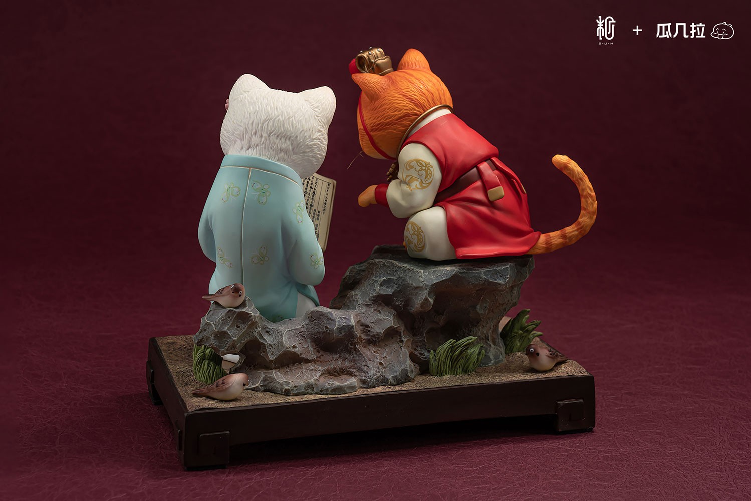 Dream of the Red Chamber Bao and Dai Cat Figurine  View 6