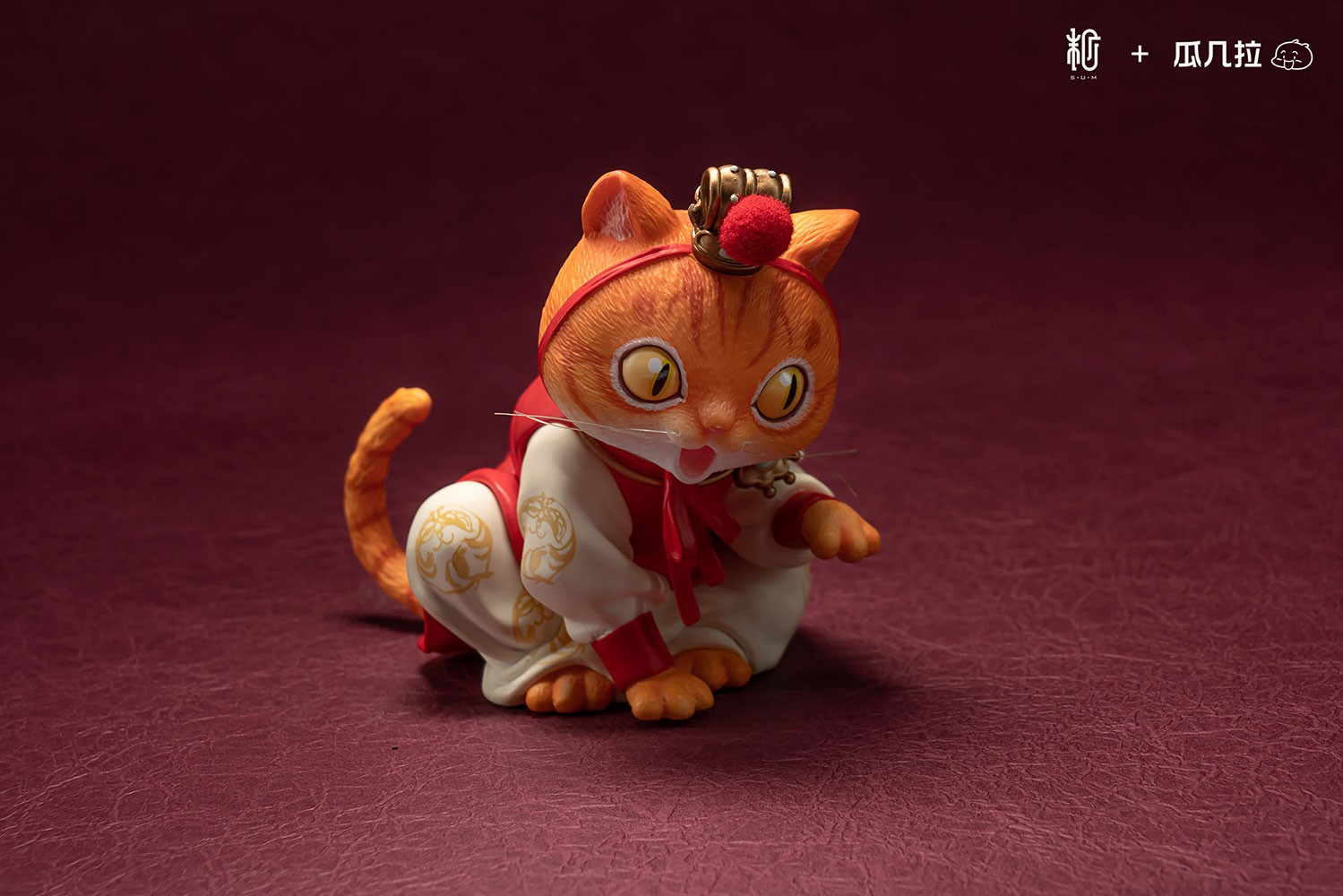 Dream of the Red Chamber Bao and Dai Cat Figurine  View 9