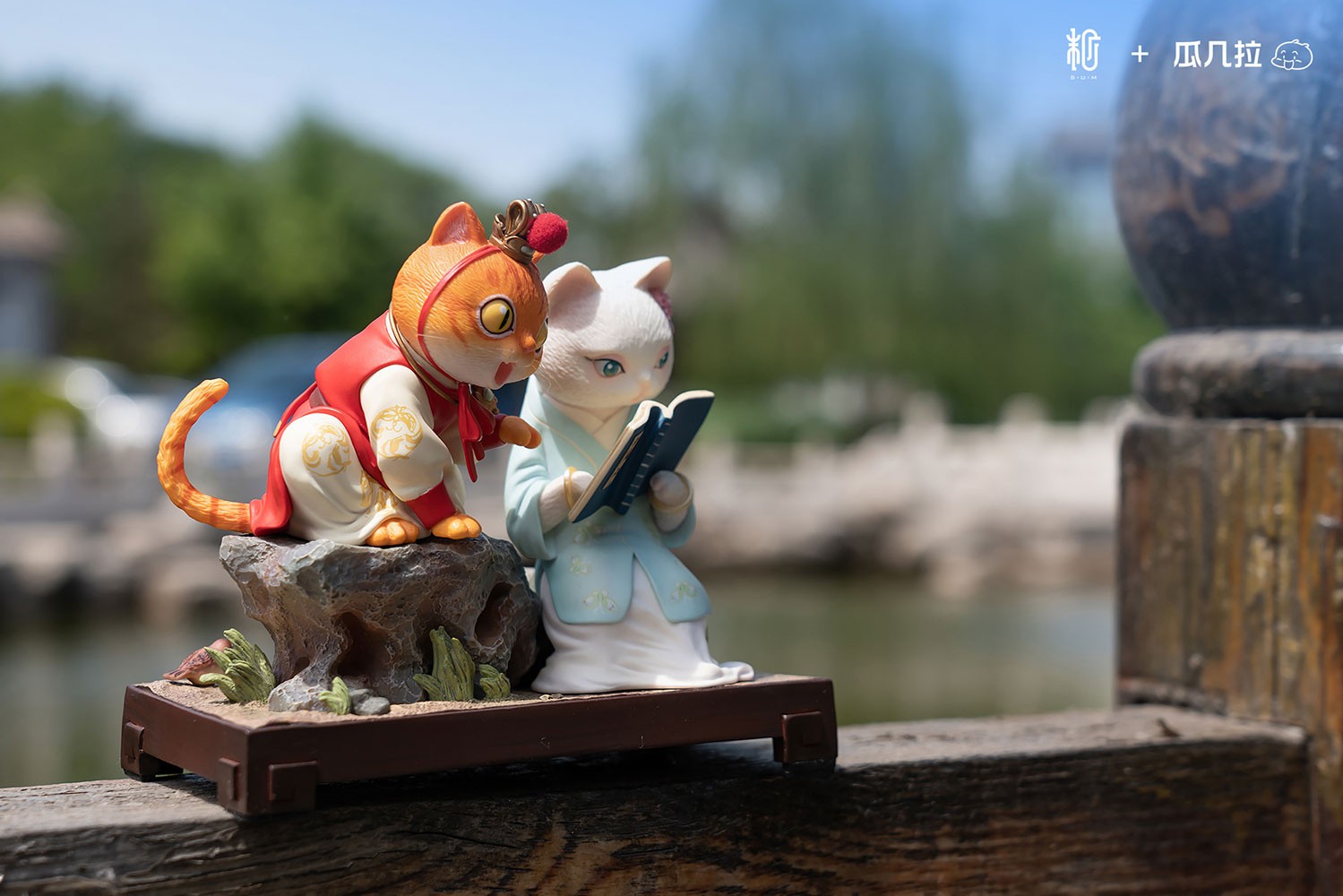 Dream of the Red Chamber Bao and Dai Cat Figurine  View 12