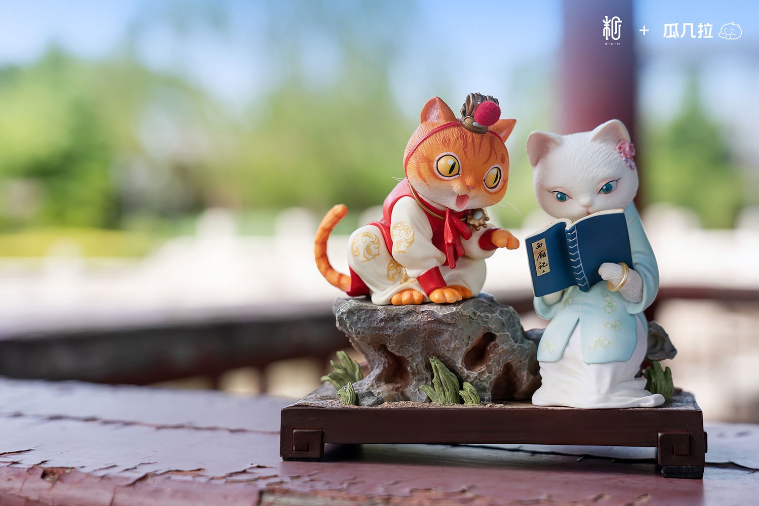 Dream of the Red Chamber Bao and Dai Cat Figurine  View 13