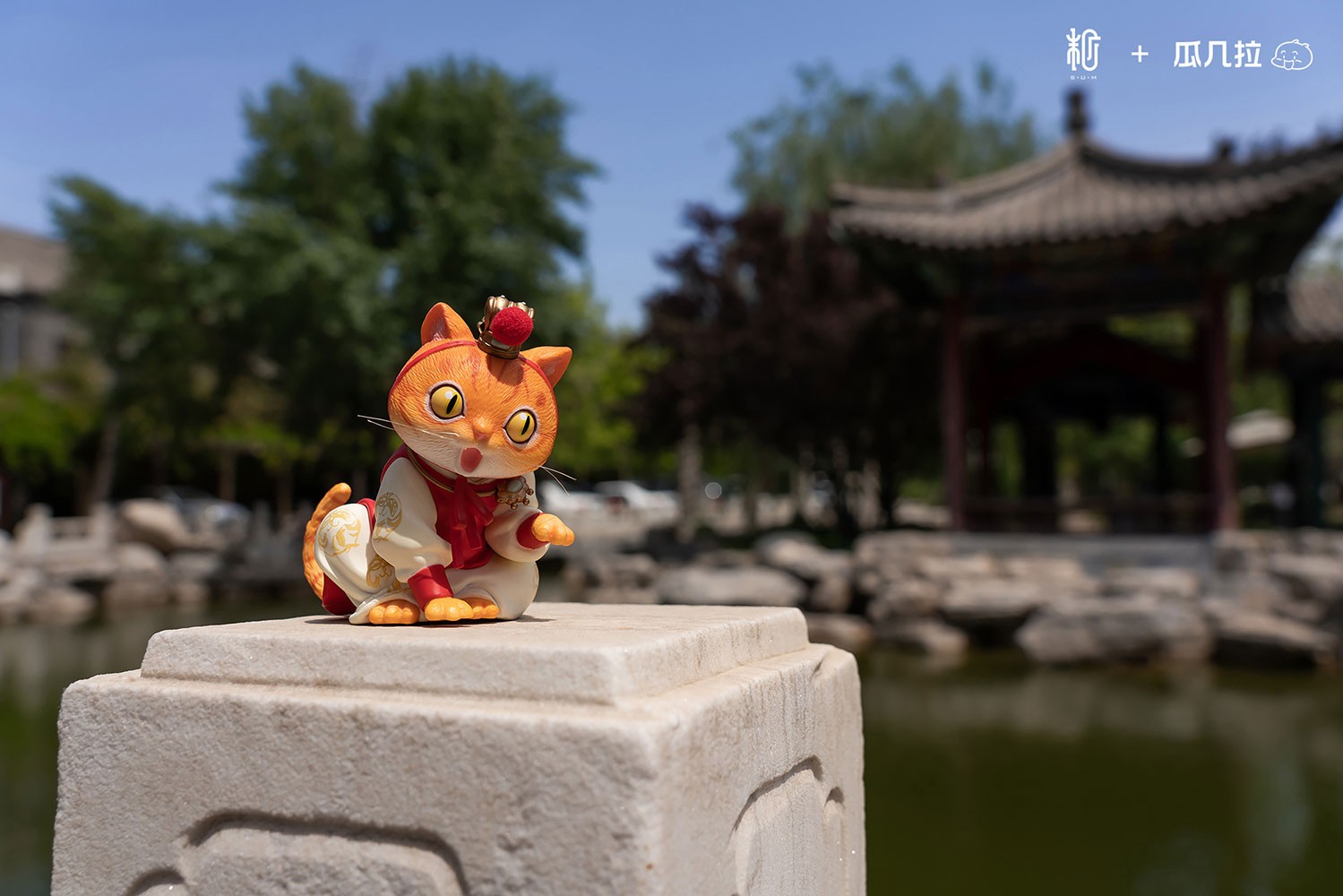 Dream of the Red Chamber Bao and Dai Cat Figurine  View 17