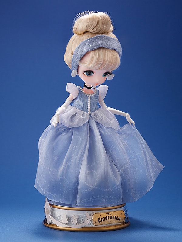 Disney collectible dolls deals
