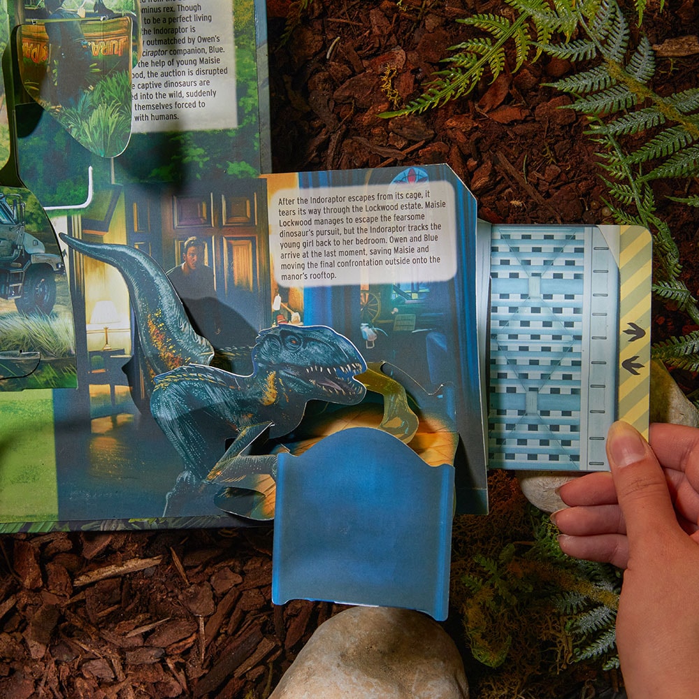 Jurassic World: The Ultimate Pop-Up View 4