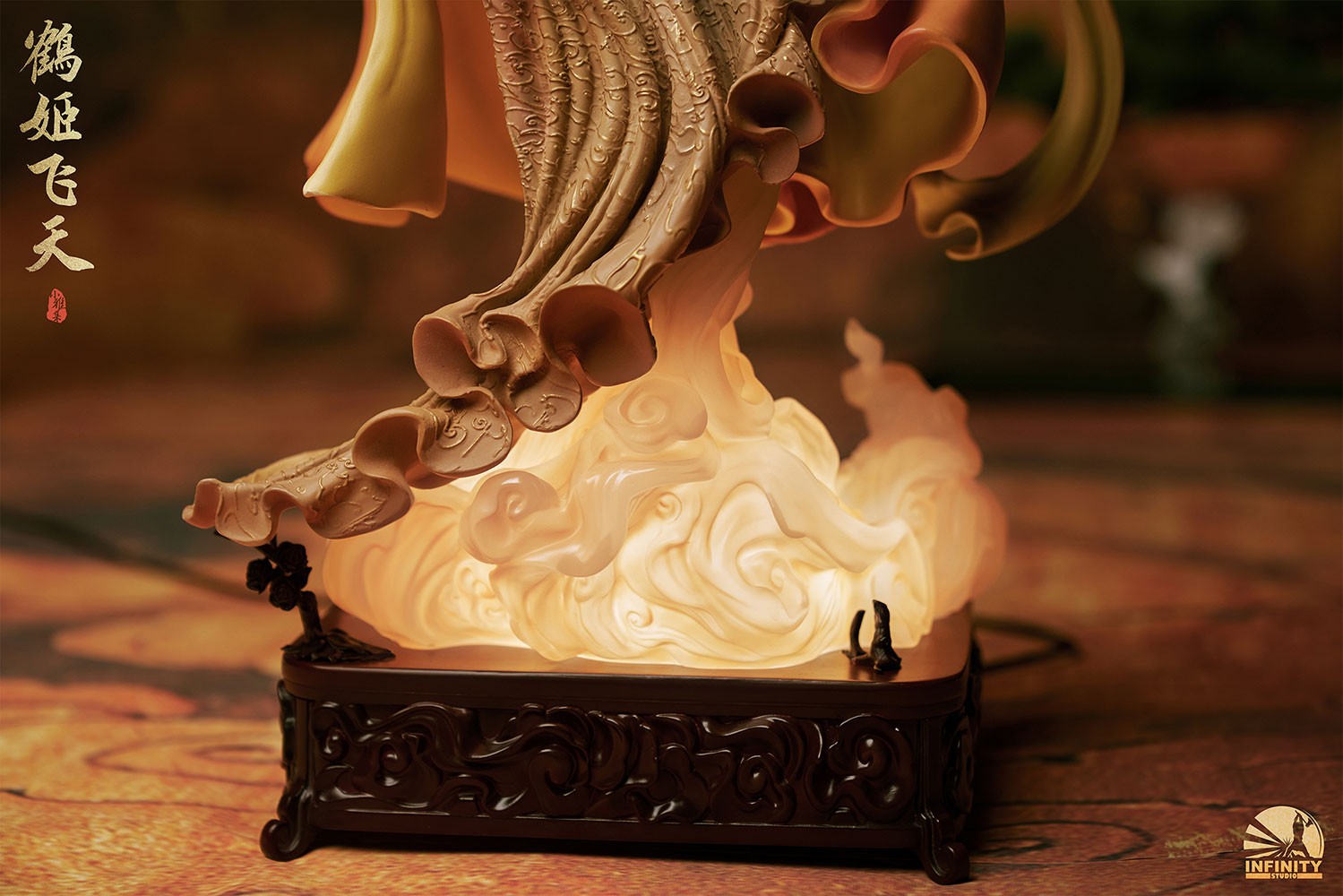 The Flying Princess Crane Statue Deluxe