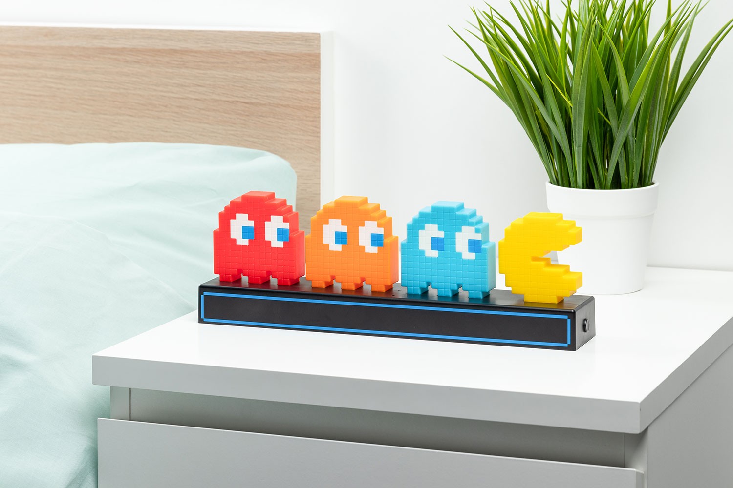 Pac-Man Pac-Man and Ghosts Light Collectible Lamp  (Prototype Shown) View 2