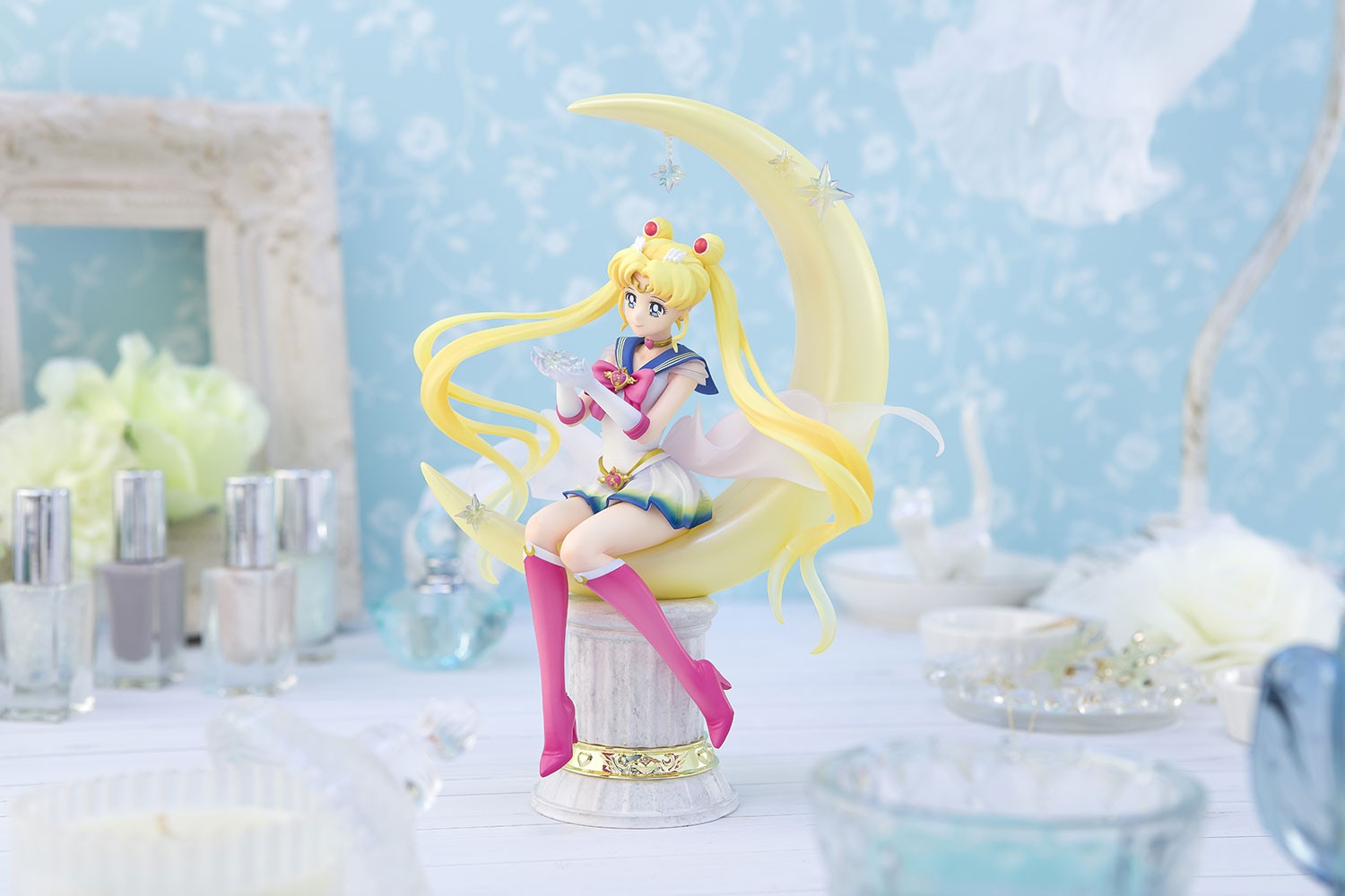 Super Sailor Moon - Bright Moon & Legendary Silver Crystal
