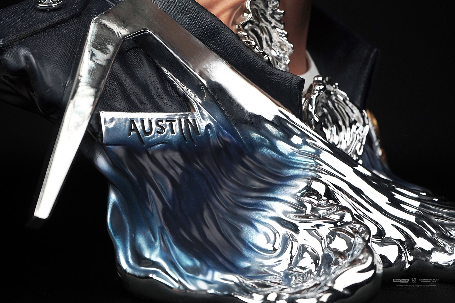 T-1000 Art Mask Collector Edition (Prototype Shown) View 7
