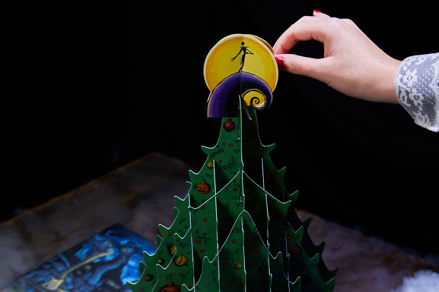 The Nightmare Before Christmas: Pop-Up Book and Advent Calendar