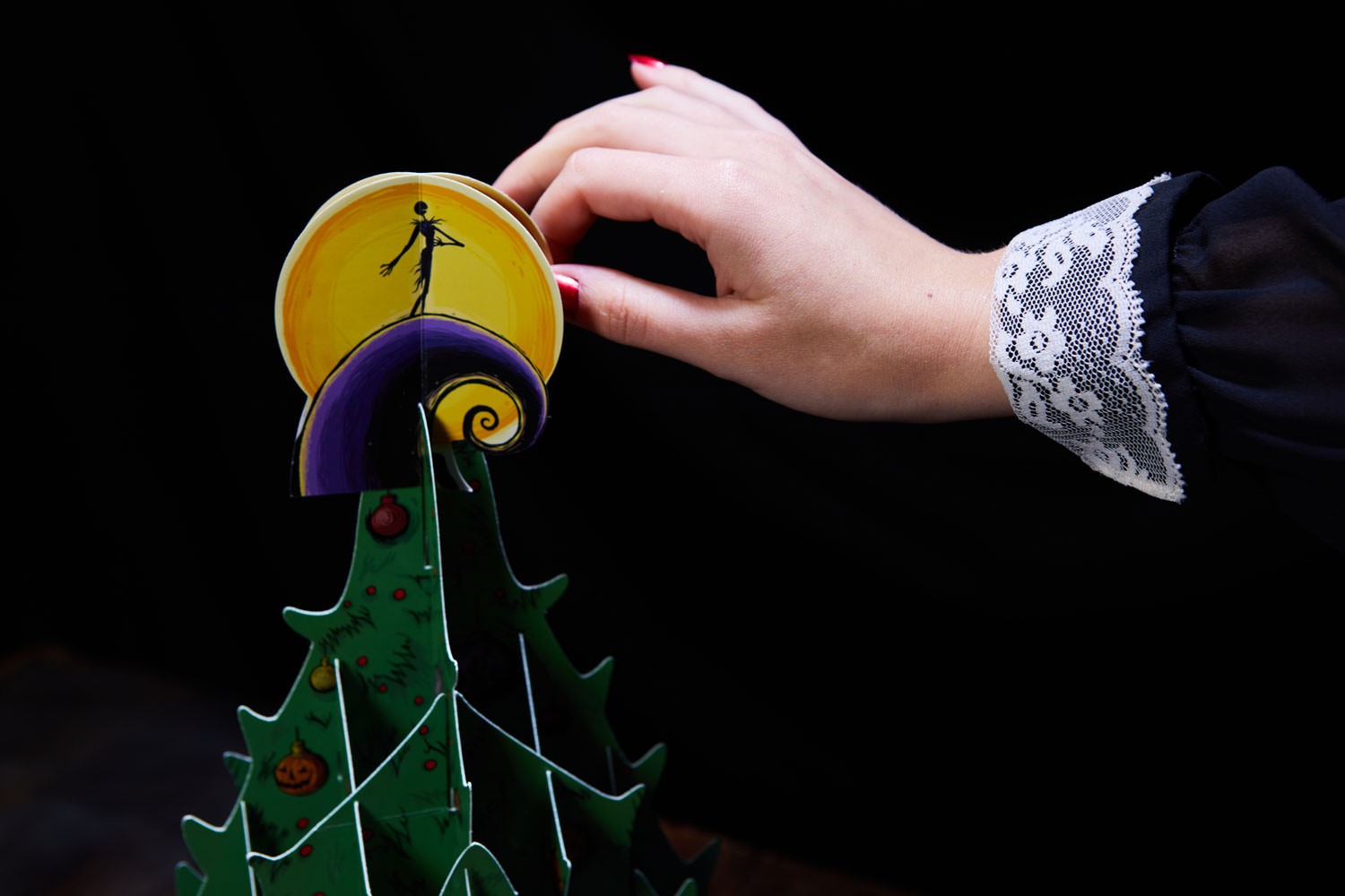 The Nightmare Before Christmas: Pop-Up Book and Advent Calendar