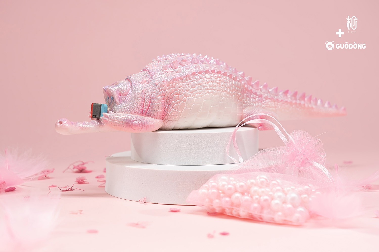 Crawling Crocodile (Peach)