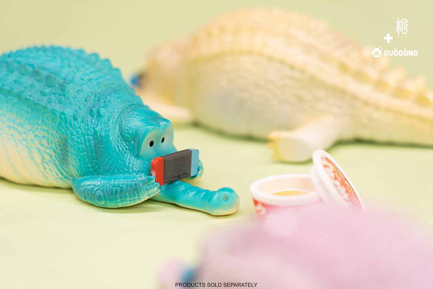 Crawling Crocodile (Peach)