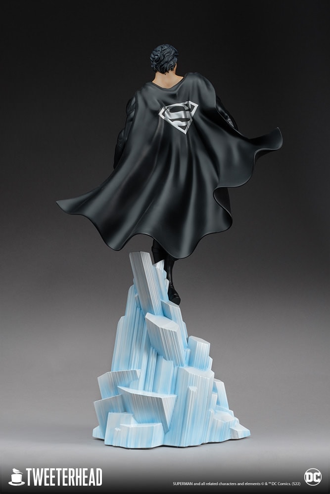 Superman (Black Suit)